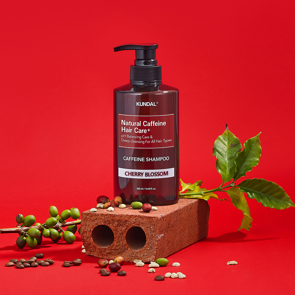 KUNDAL NATURAL CAFFEINE HAIR CARE+ Shampoing purifiant pour cheveux sujets à la chute, Fleur de Cerisier 500 ml #4