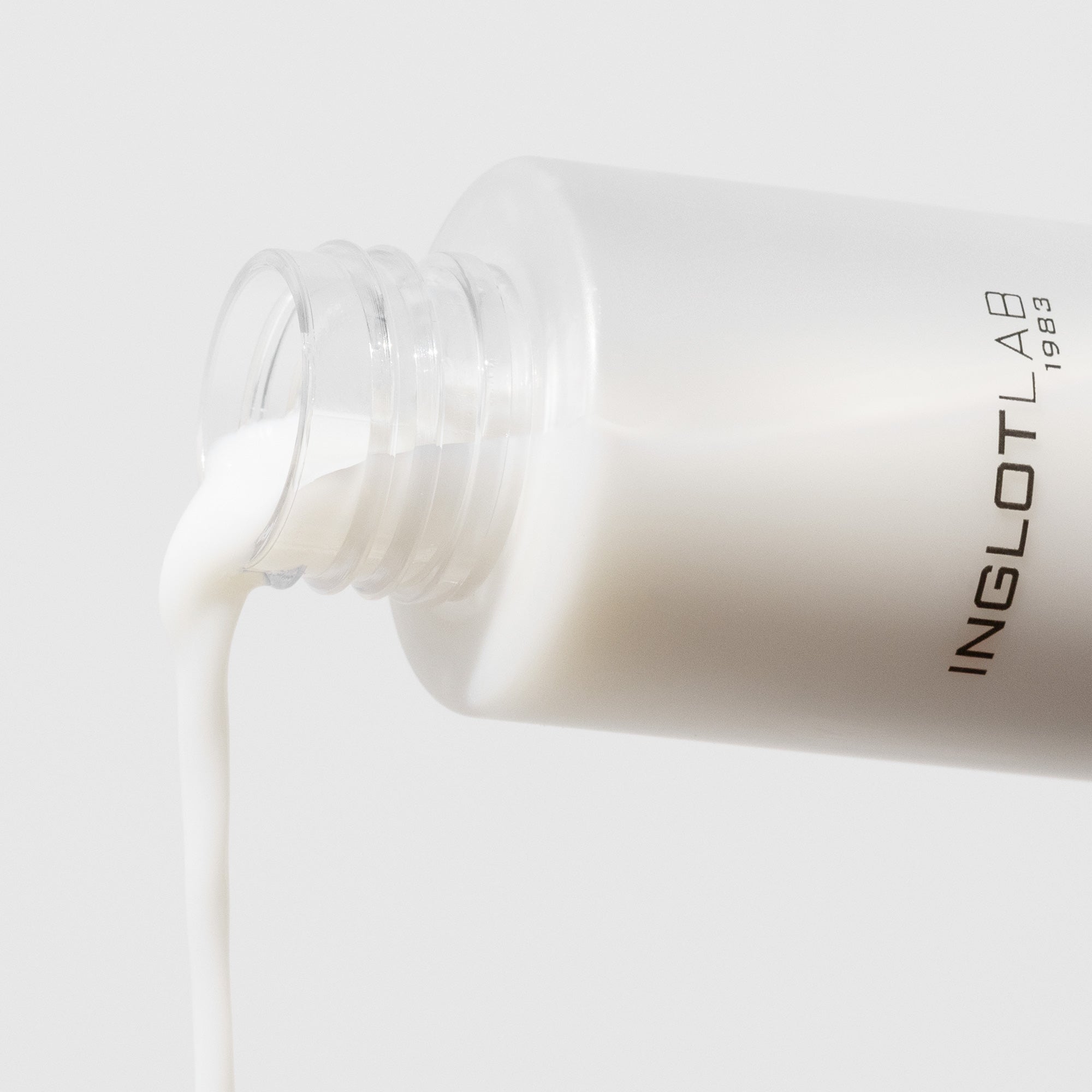 INGLOT LAB MILKY TONING Brume lactée et tonifiante pour le visage 100 ml #2