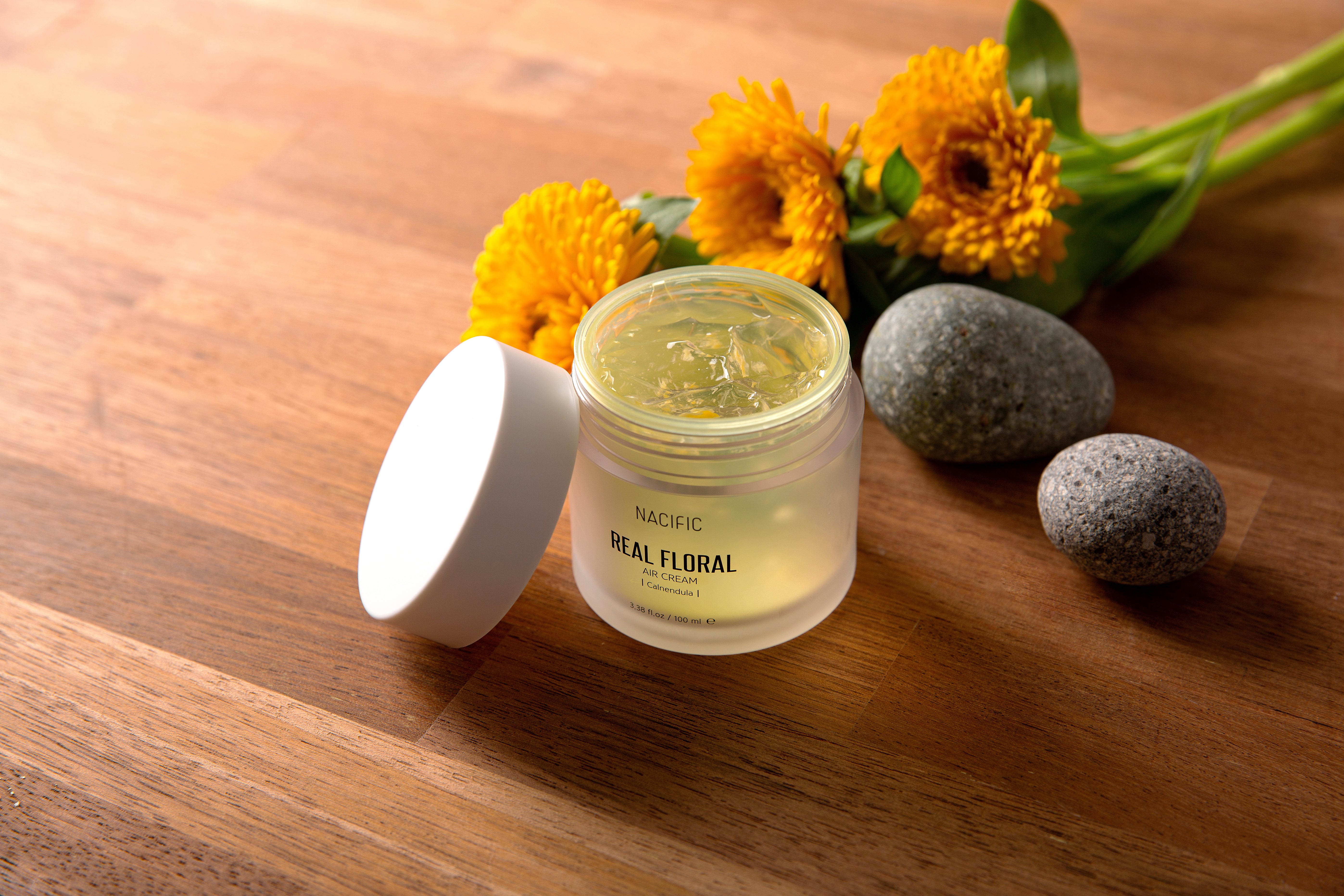 NACIFIC REAL FLORAL CALENDULA AIR CREAM - lekki krem do twarzy z ekstraktem z nagietka 100 ml #4