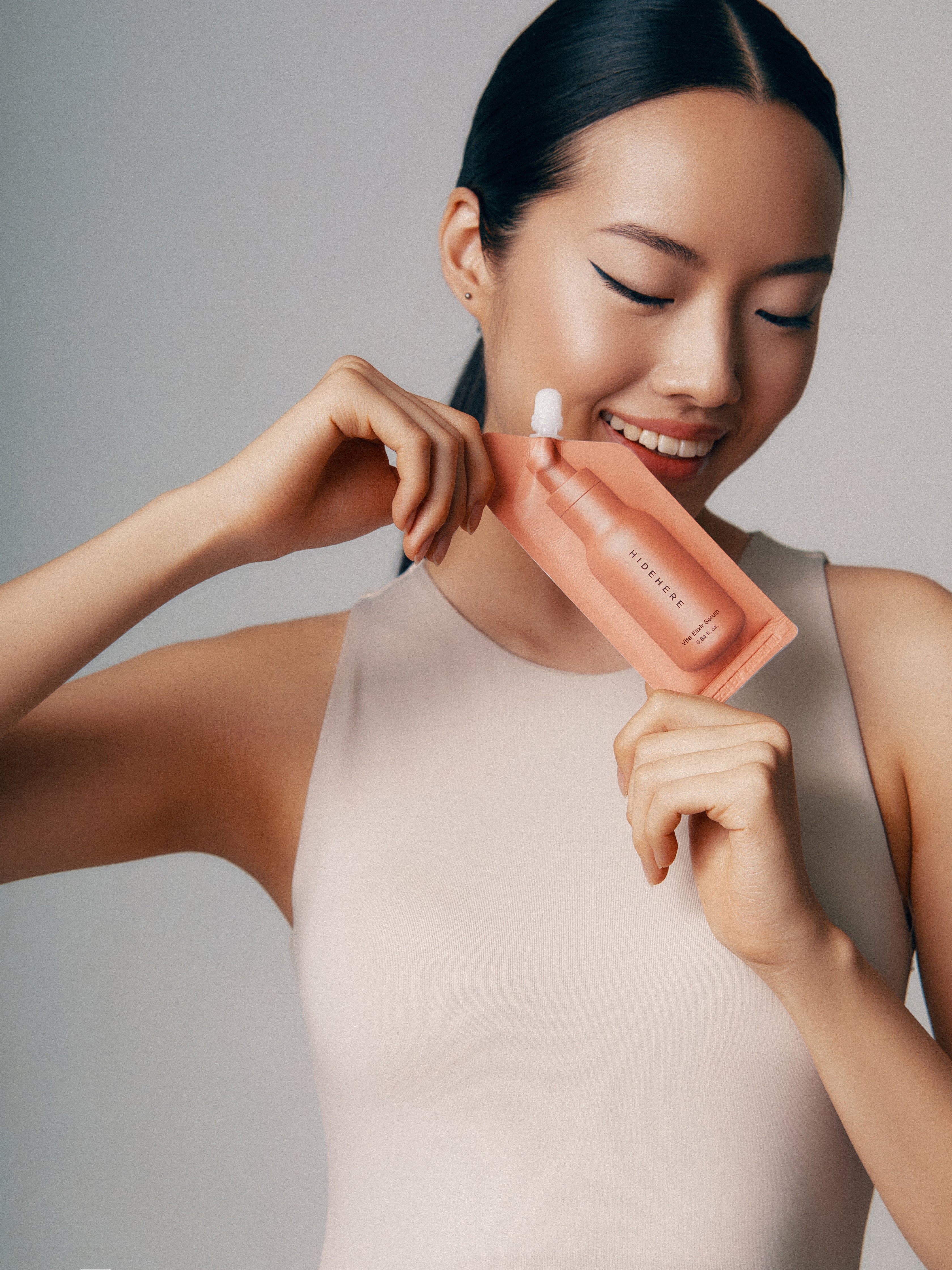 HIDEHERE Rozjaśniające serum do twarzy z witaminą C 25 ml #4