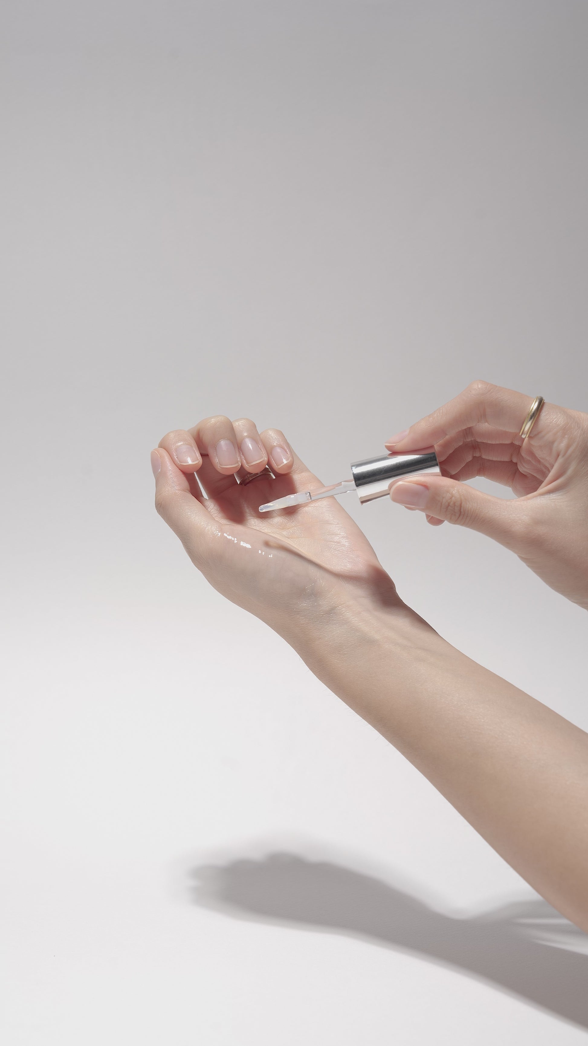 DR.MELAXIN BP SPICULE PLUMPING LIP SHOT MAXI Nawilżający błyszczyk z efektem powiększenia ust 4 ml #7