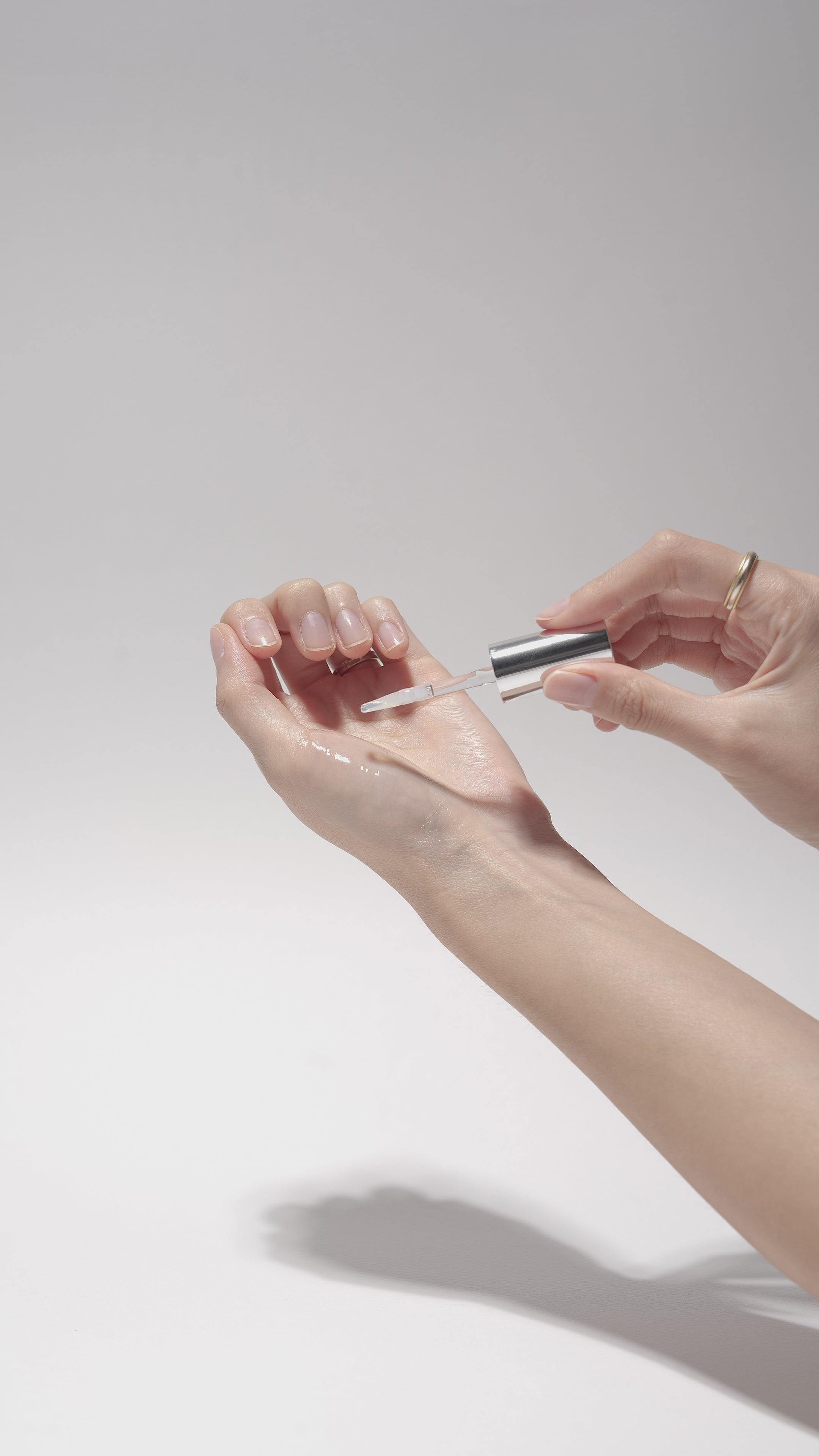 DR.MELAXIN BP SPICULE PLUMPING LIP SHOT MAXI Nawilżający błyszczyk z efektem powiększenia ust 4 ml #7